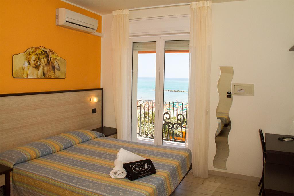 Hotel Cristall San Benedetto del Tronto Exterior foto